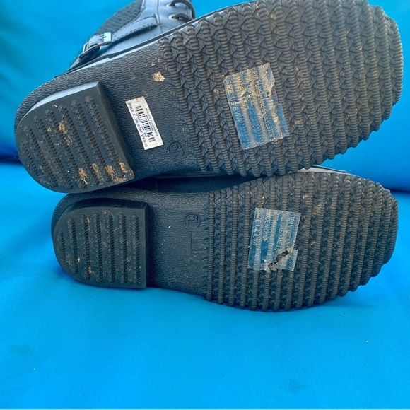 Women's Black Lace-Up Cold Weather Bootie boots size 6R EUC - Picture 10 of 10